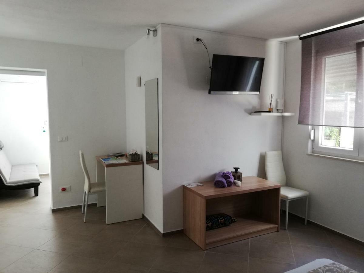 Apartments Rotiroti ซาดาร์ ภายนอก รูปภาพ